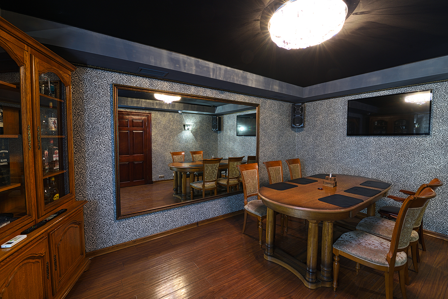 Black Angus (1-я Тверская-Ямская, 16/23) — банкетный зал Гамбринус