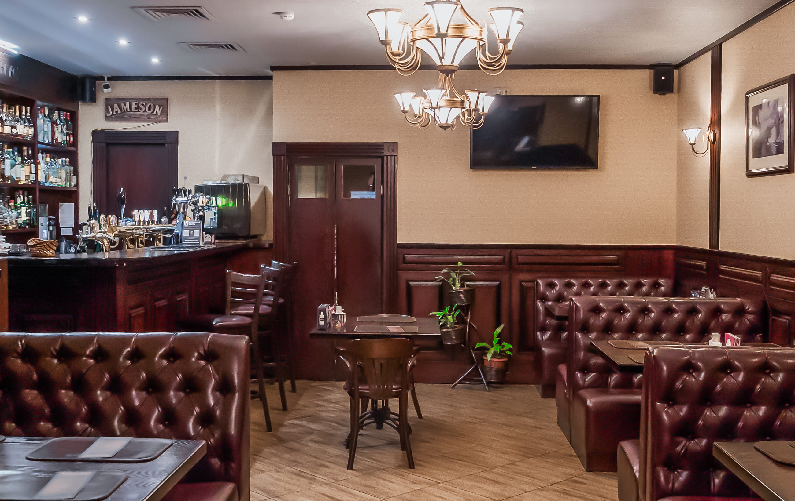 Зал (ул.1-я Владимирская, 9) — банкетный зал Гамбринус