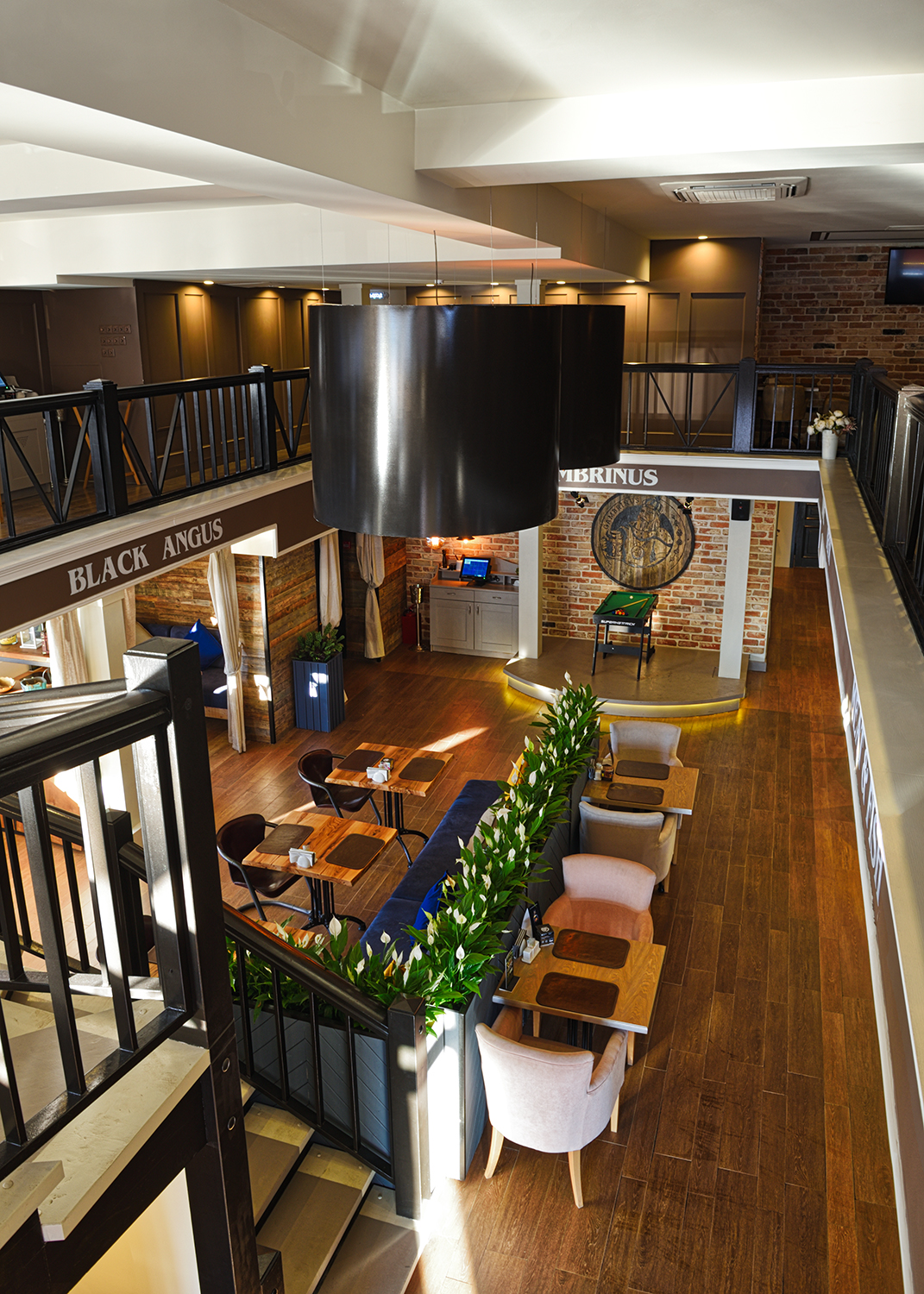 Основной зал с 2-я этажами (ул. Профсоюзная, 142к1)  — фото 2