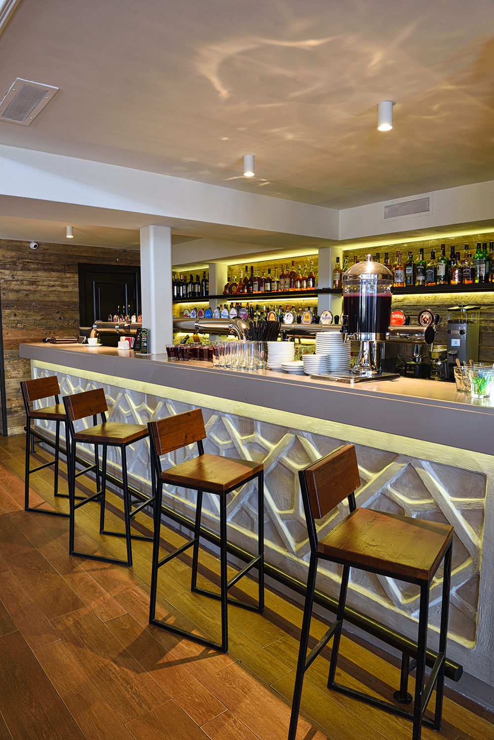 Основной зал с 2-я этажами (ул. Профсоюзная, 142к1)  — фото 3