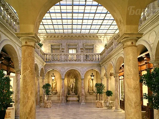 Флорентийский дворик