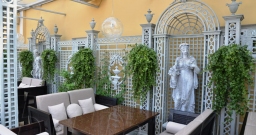 Трельяжная терраса — интерьер зала