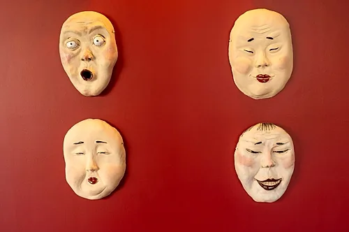 Зал — Вей Во