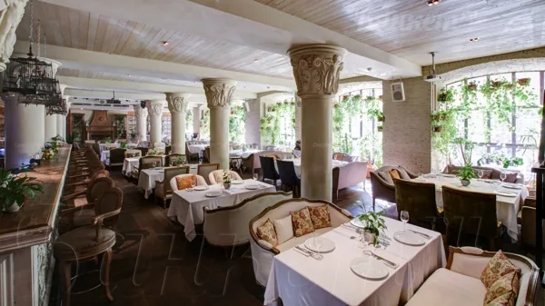 Основной зал   — интерьер зала