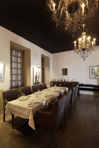 Зал 1-го этажа — ресторан "ИнВино"