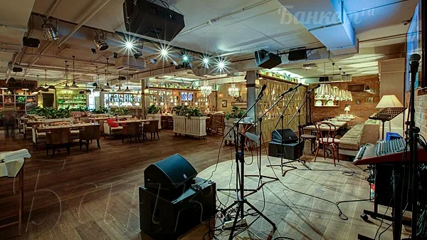 Ресторан домашней грузинской кухни Кувшин, Основной зал — фото