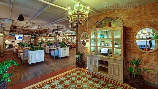 Ресторан домашней грузинской кухни Кувшин, Основной зал — фото