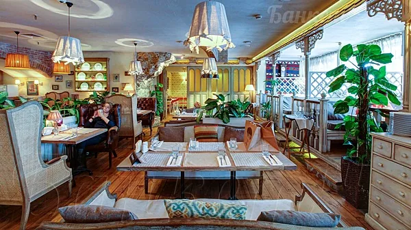 Ресторан домашней грузинской кухни Кувшин, Основной зал — фото