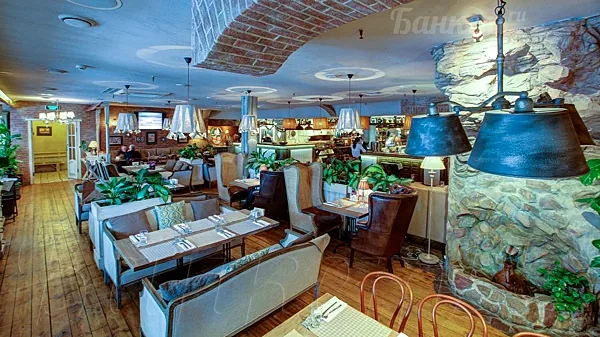 Ресторан домашней грузинской кухни Кувшин, Основной зал — фото