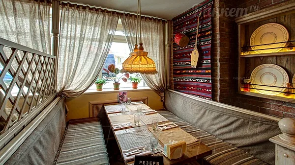Ресторан домашней грузинской кухни Кувшин, Основной зал — фото