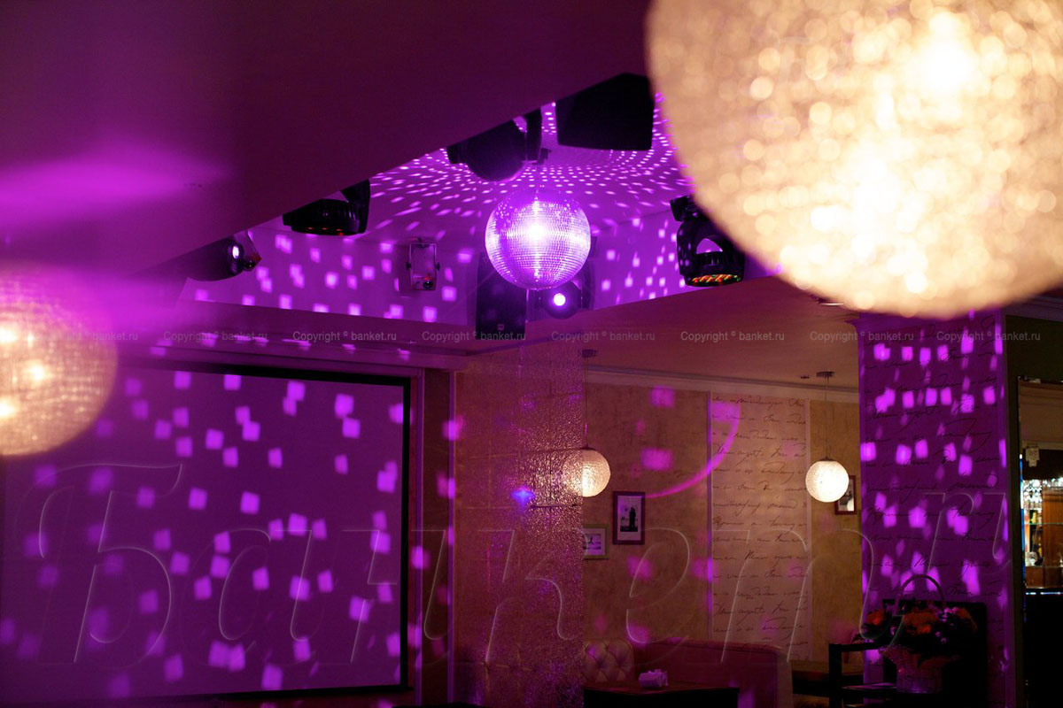 Основной зал — Кафе Bazilic / Базилик 