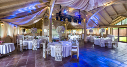 Шатёр Еловый — интерьер зала