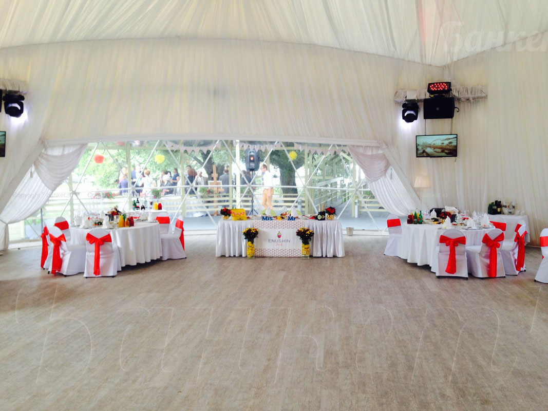 Шатер на кругу — Ресторан Паруса