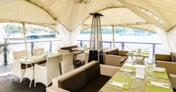 Пирс с шатром Пирс с шатром — интерьер зала