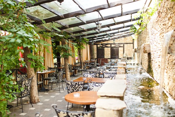 Европейская беседка Европейская беседка — интерьер зала