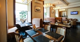 Первый зал Первый зал — интерьер зала