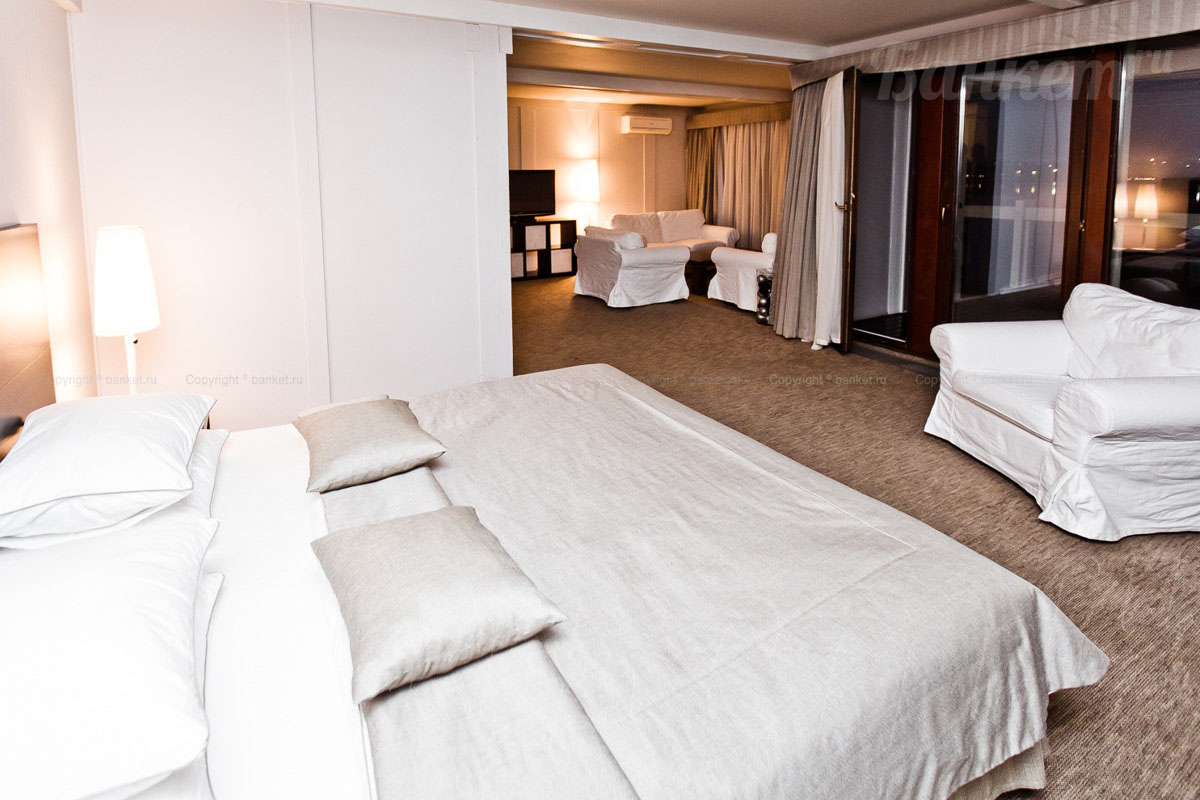 Soho Beach Hotel — Soho Country Club/ Сохо Кантри Клаб