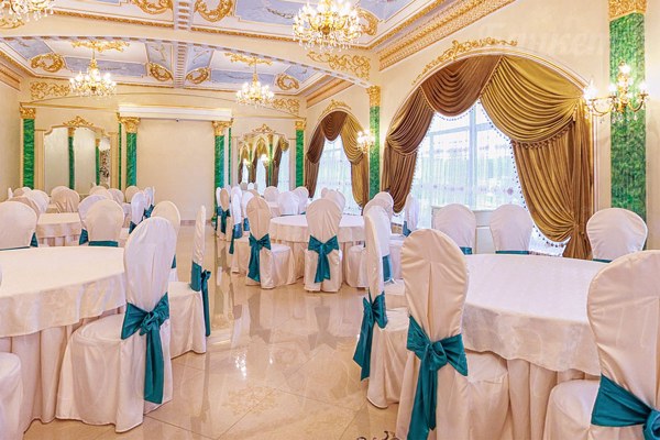 Логотип Император Холл