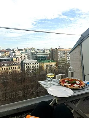 Found Record Store & Pizzeria, Зал — фото