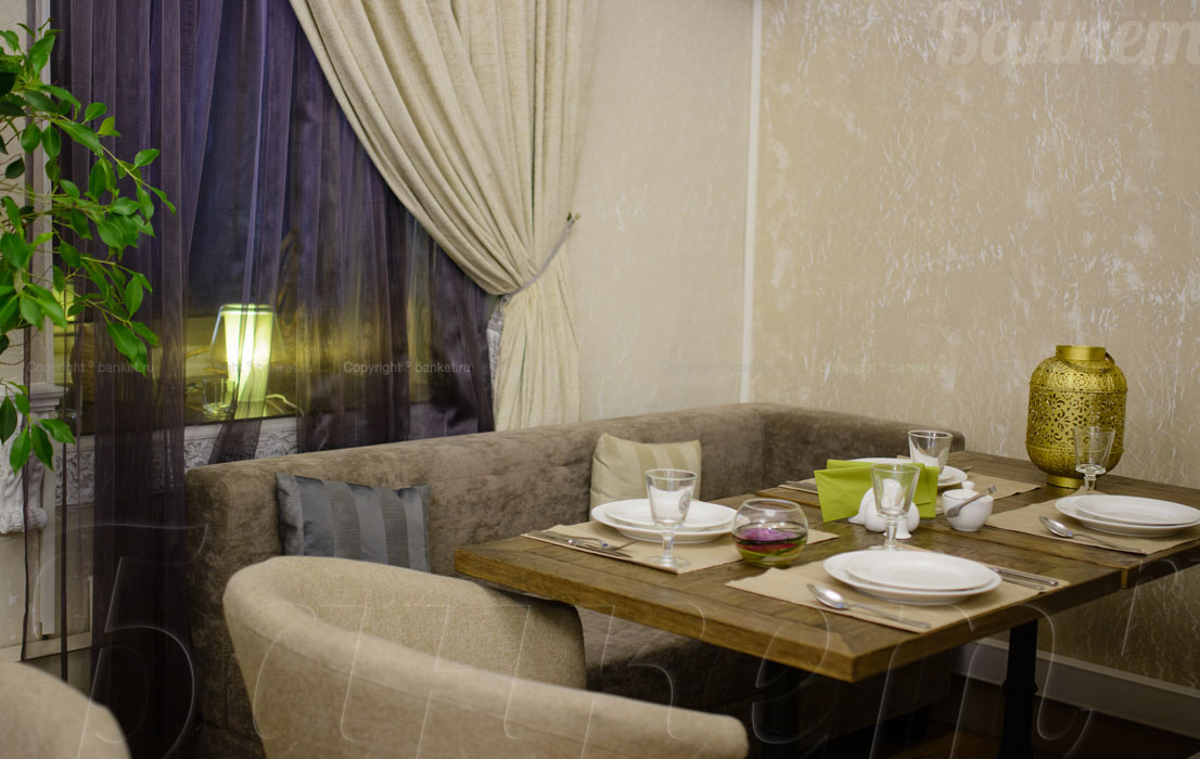 Основной зал — Moni кафе / Мони