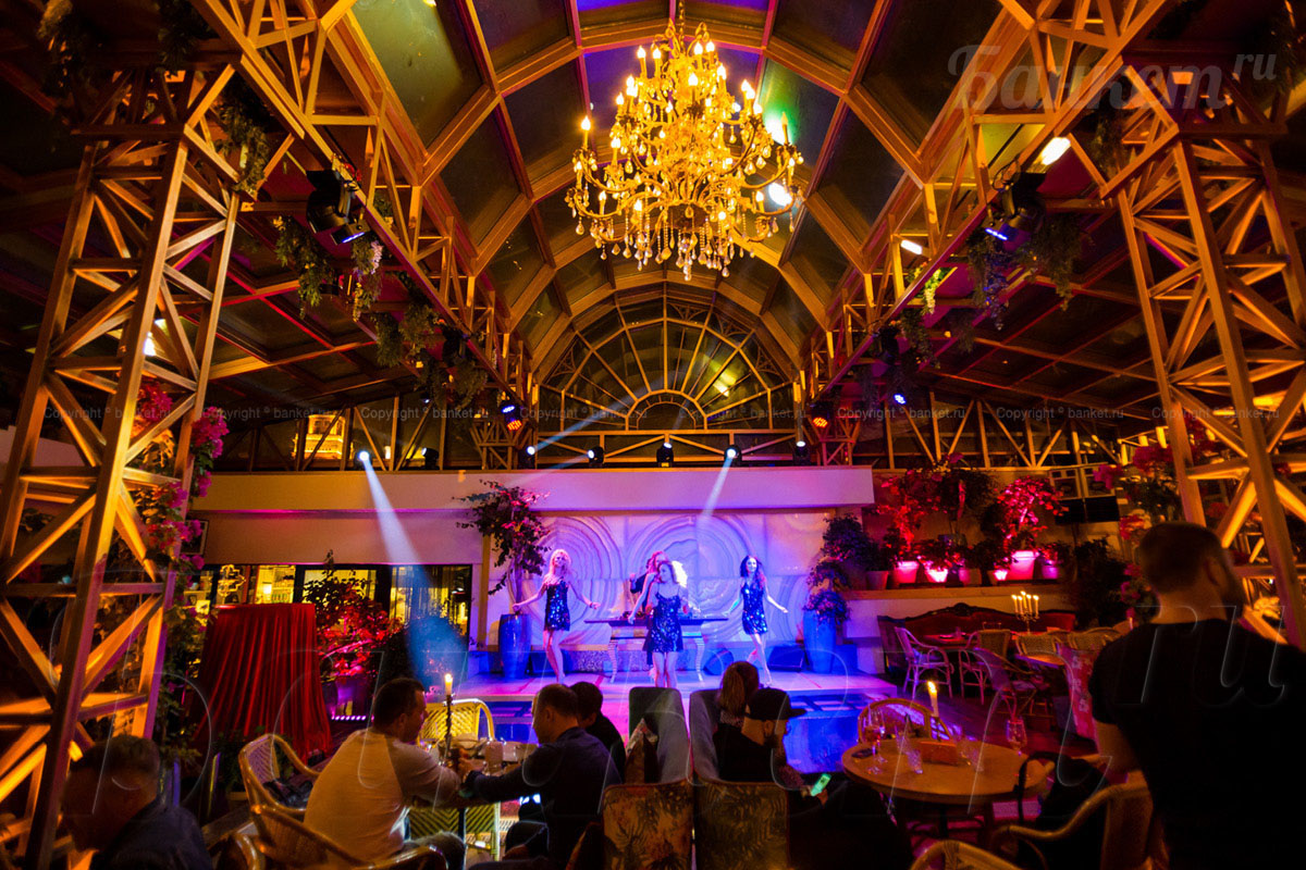 Терраса-оранжерея под стеклянным куполом — фото 4