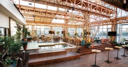 Терраса-оранжерея под стеклянным куполом — подробнее о зале