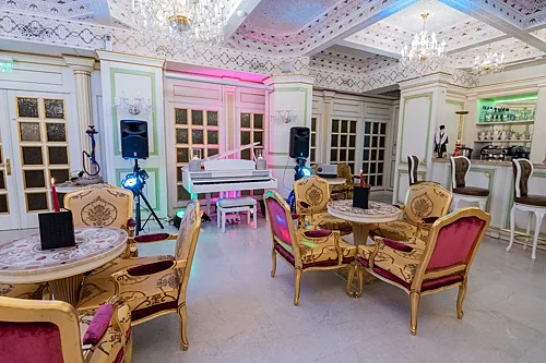 Основной зал — Кафе Гранж / Grange Café, Москва