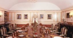 Тронный зал — подробнее о зале