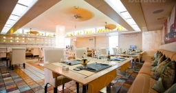 Основной зал