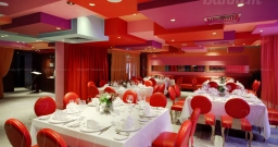 Основной зал — интерьер зала