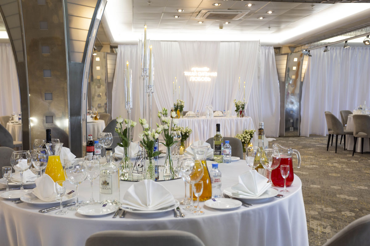 Подарки и спецпредложения