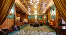 Зеленый бар — интерьер зала