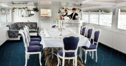 Теплоходы-банкетные залы — подробнее о зале