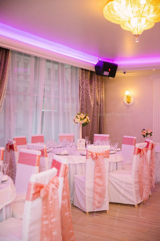 Основной зал — Блэк Милк