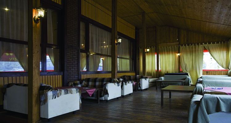 Веранда — Клуб Ресторан "Семейный Очаг"