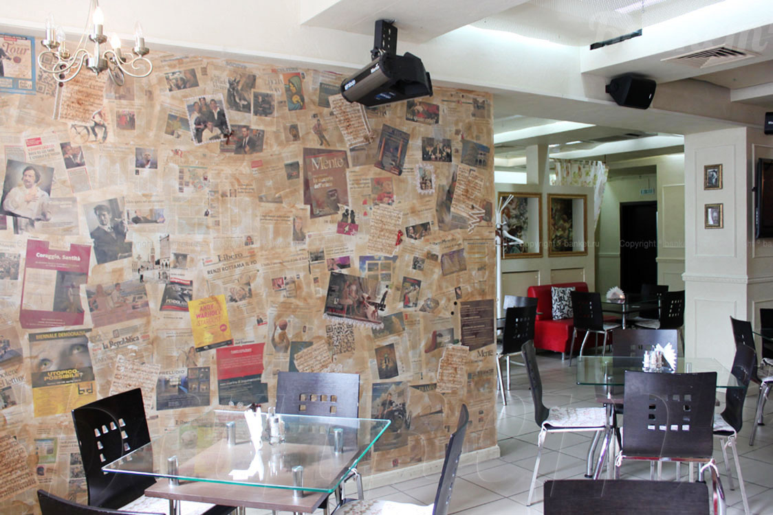 Основной зал —  Кафе La Familia