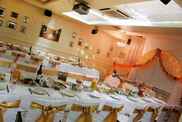 Банкетный зал  Кафе La Familia