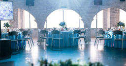 Основной зал ресторана Синема