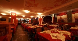 Общий зал — интерьер зала