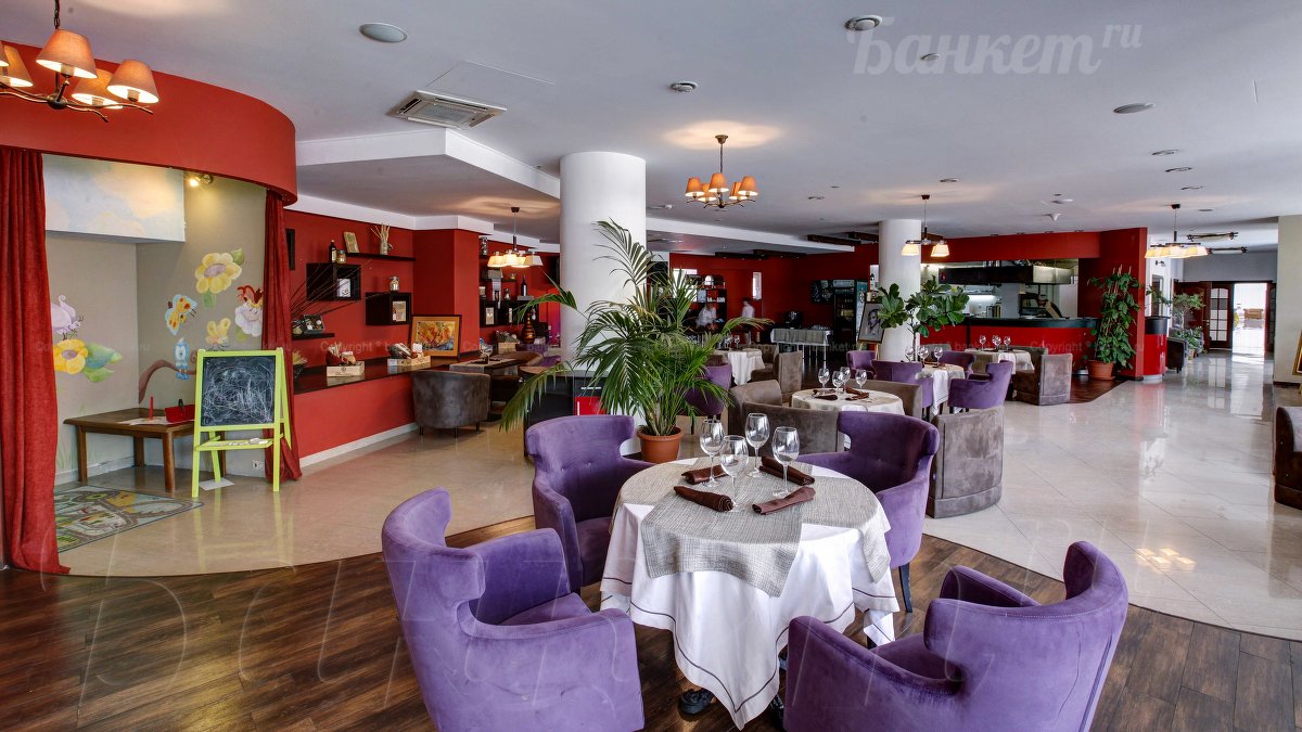 Основной зал — Food is Love