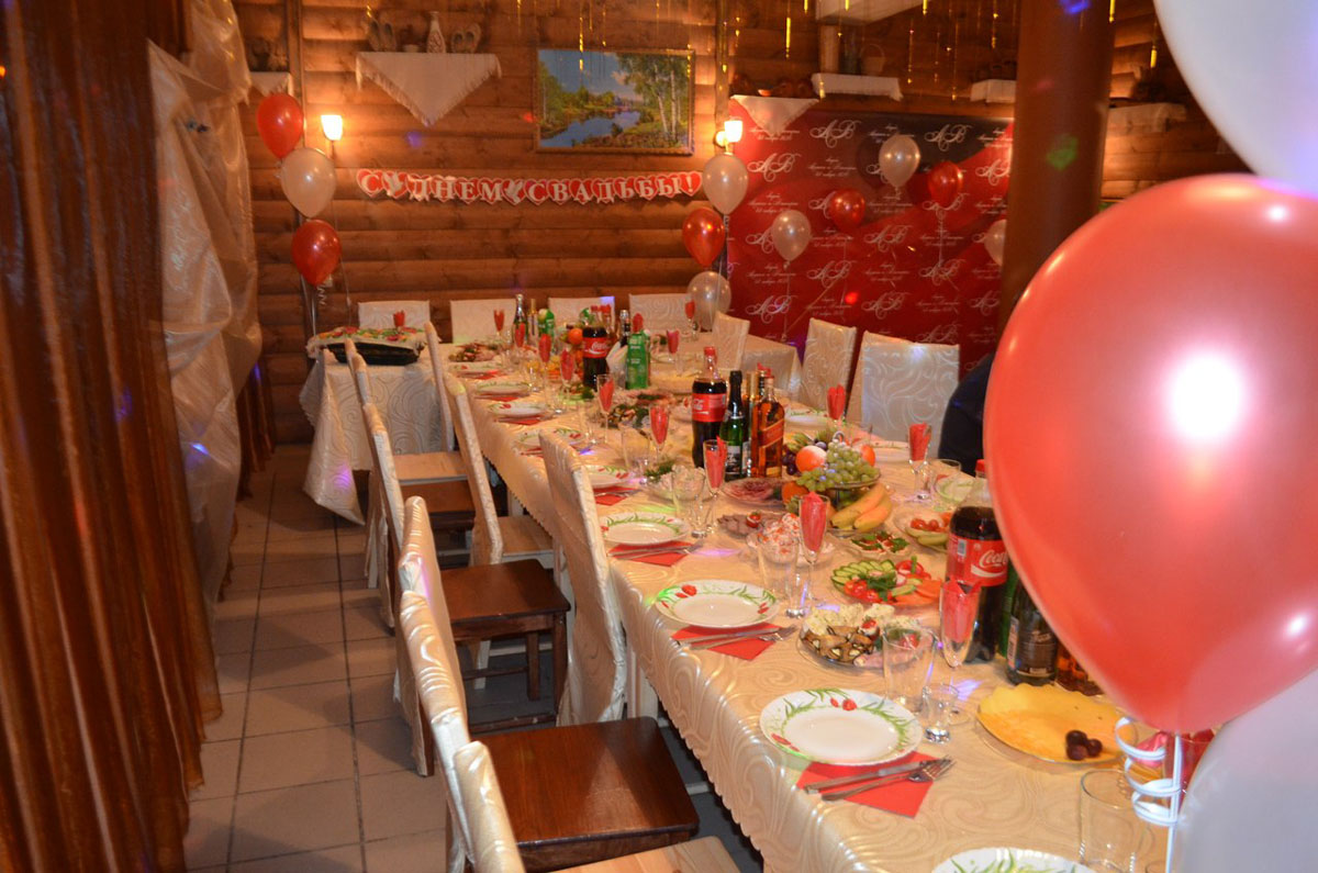 Основной зал — Кафе Избушка