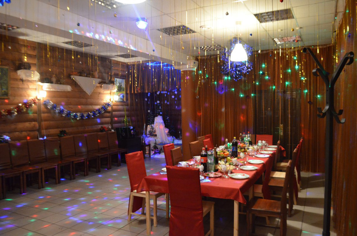 Основной зал — Кафе Избушка