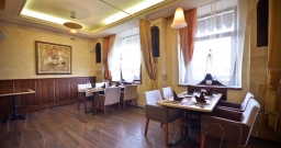 Основной зал