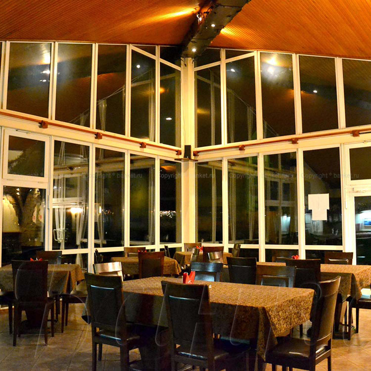 Основной зал — Кафе У камина