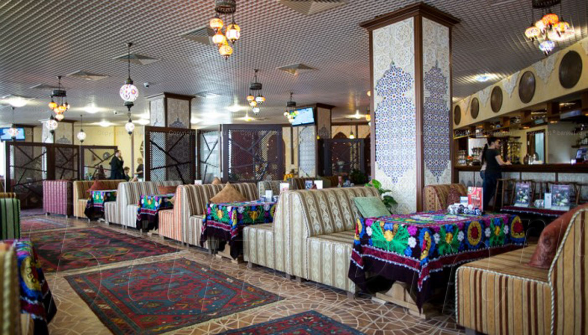 Основной зал — банкетный зал Чайхана Зарафшан, фото