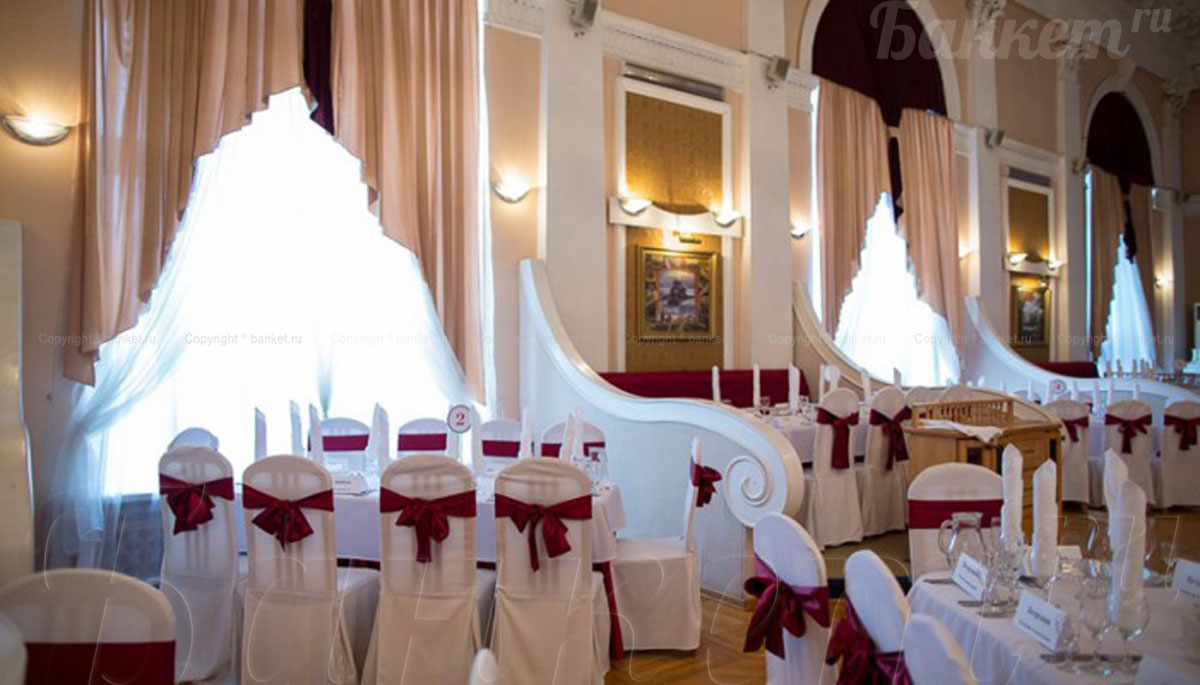 Основной зал  — Ресторан Волгоград