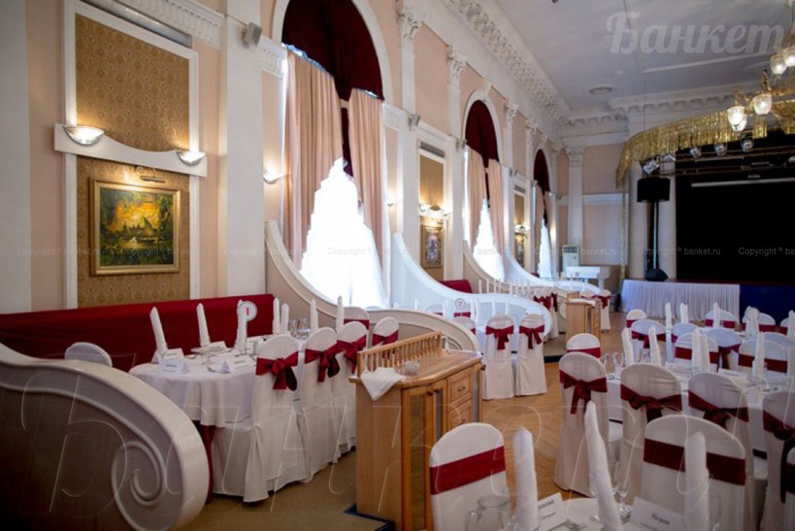 Основной зал  — Ресторан Волгоград