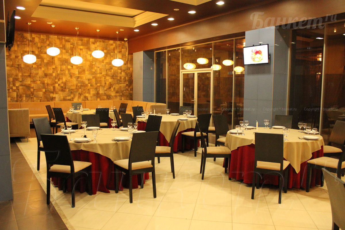 Lounge кафе — Банкетный зал Ролл Холл