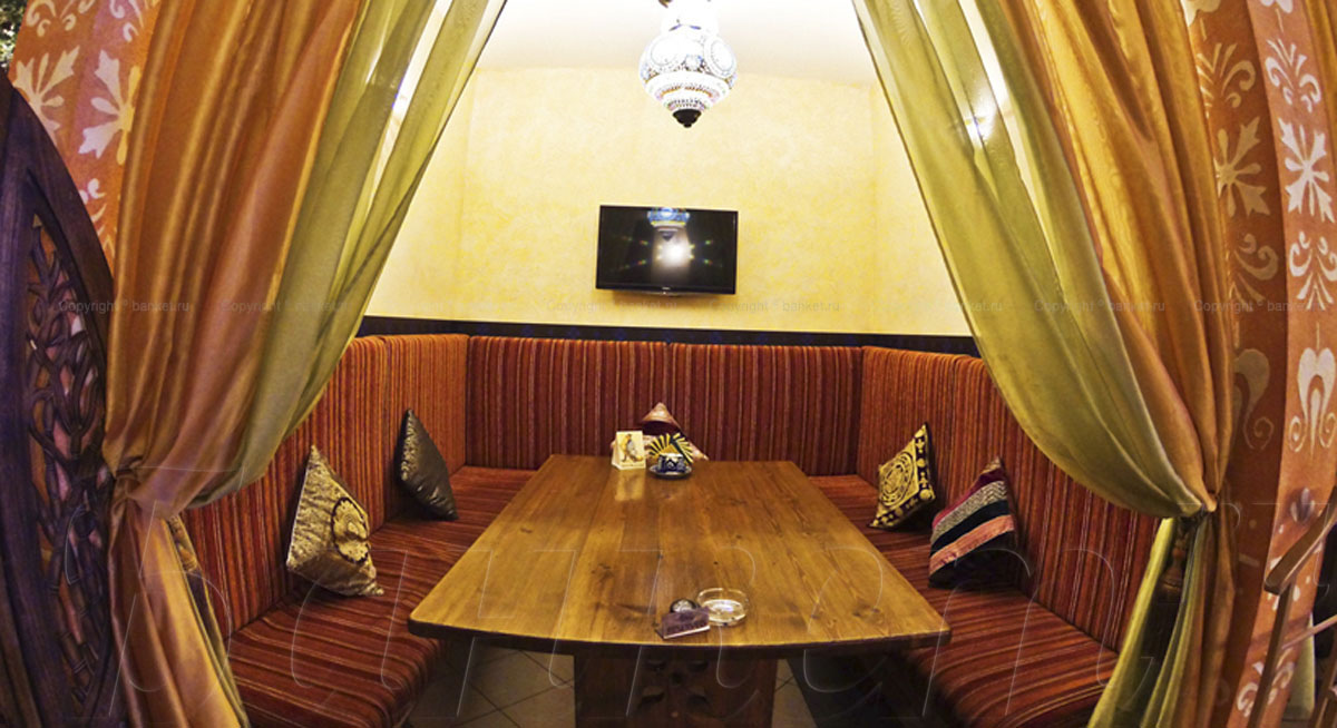 Основной зал — Ресторан Изюм