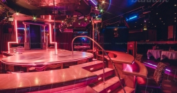 Dolls stars (основной зал) — подробнее о зале